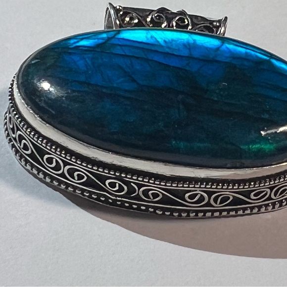 Labradorite Pendant. - Picture 9 of 12